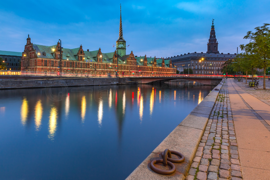 ֤ȯɭͿ˹ٰǵľӷϣ׶籾˺С籾 Boersen  Christiansborg