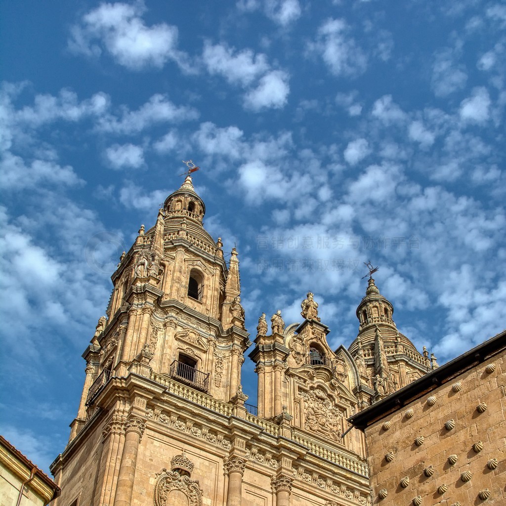  Casa de las Conchas ˹ La Clerecia á