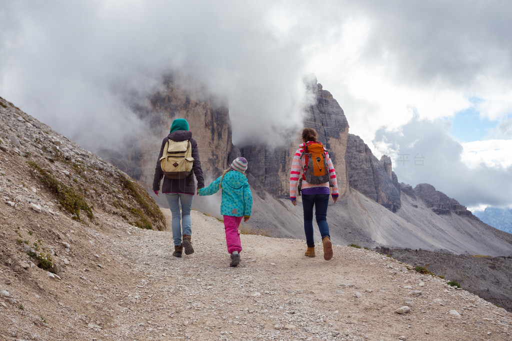 ͥ-׵ɽĸ׺ŮŮͽߡTre Cime di Lavaredo