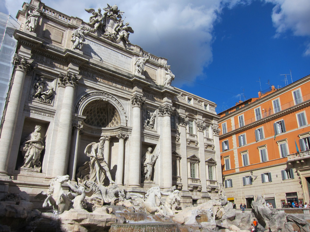 άȪ (Fontana di Trevi) άȪĽ͵رꡣƬ.. άȪ