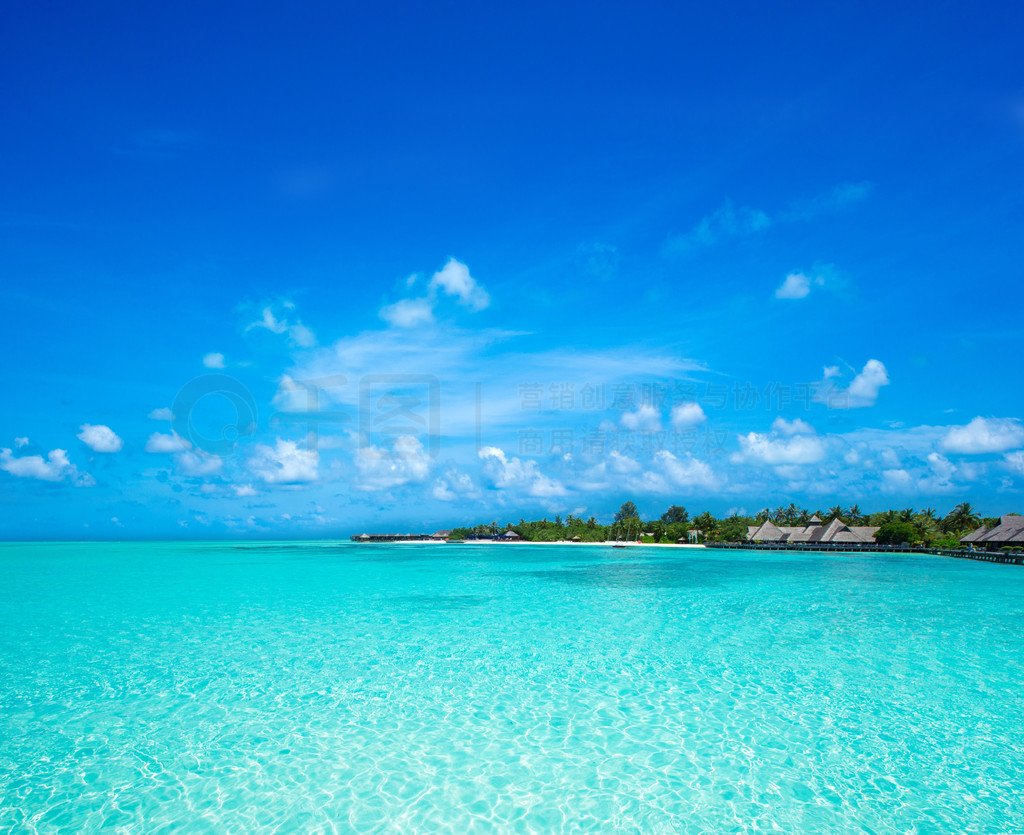 马尔代夫蓝色海滩图片