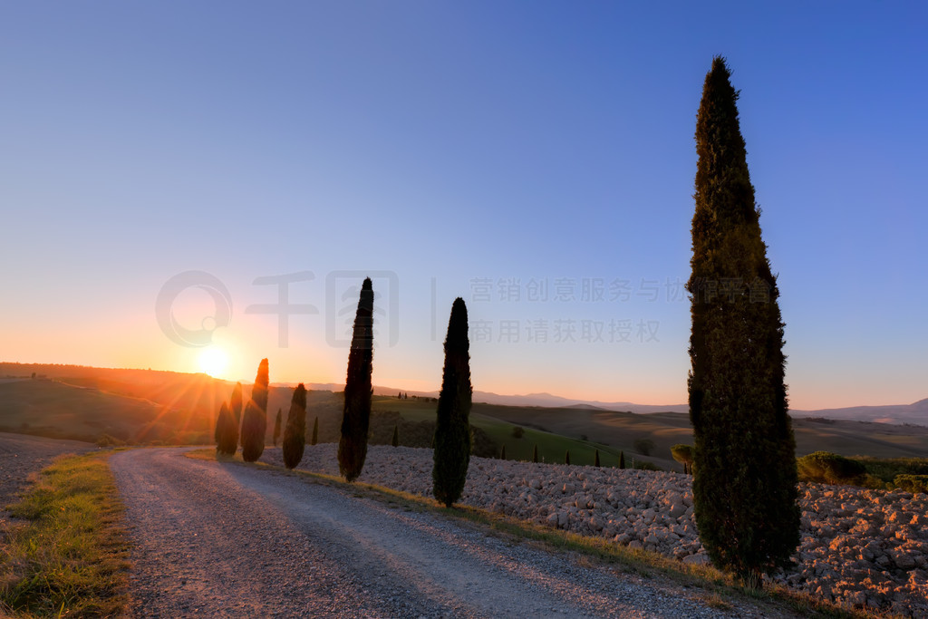 ճʱ˹ɵİ·˹ɷ羰Val d’Orcia ճʱ˹ɵİ· Val d’ǡ