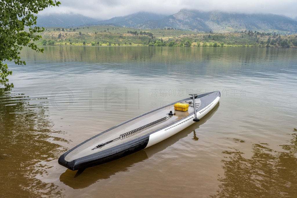 ƽĸɽ - ݱ Horsetooth ˮϣʽаȫȦƤͷˮ