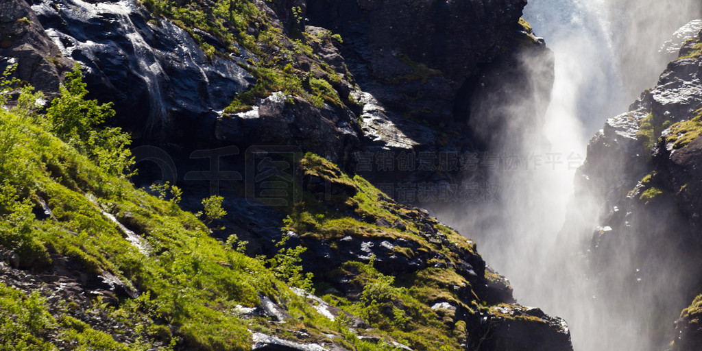 Trollstigeveien ·ϵĹźٲ  Ųɽѵĵ·