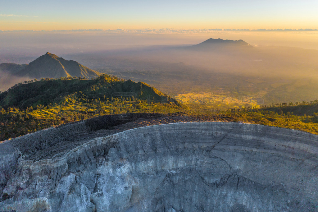 Kawah Ijen ɽʯͼճʱʯˮӡǶצ۵ȫȻ۱