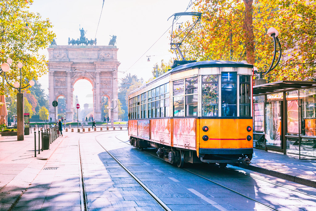 װ͵ڴʽ糵ĵװ͵ڴϳʽ糵ƽţ򱳾ϵ Arco della Pace