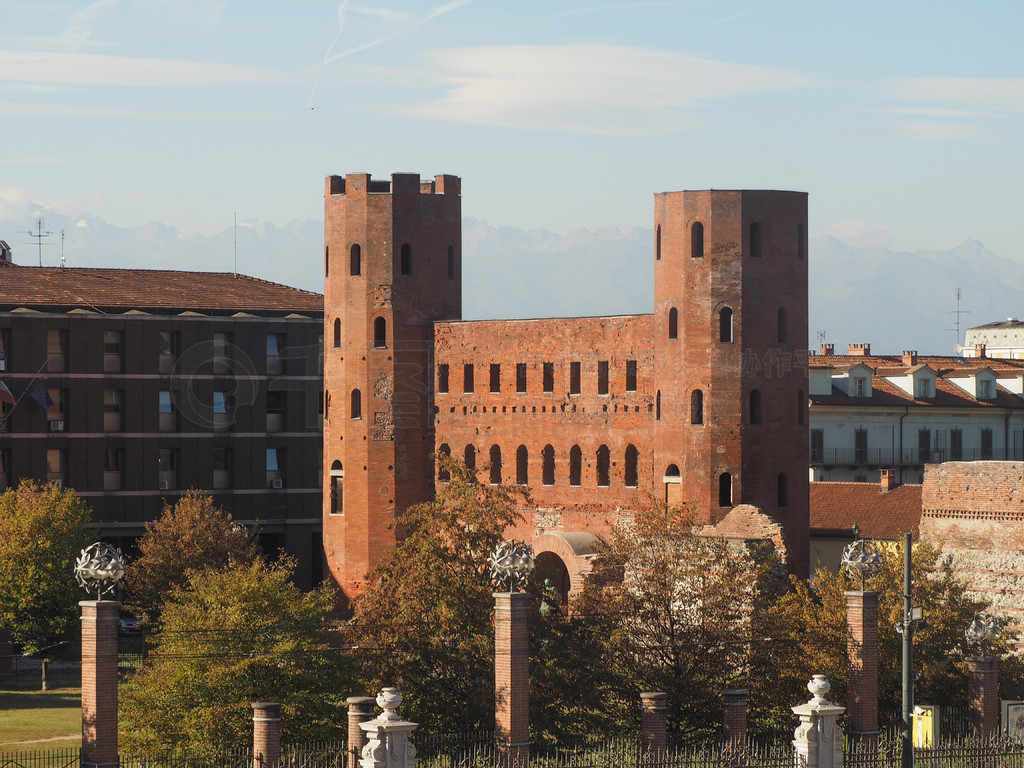 Porta Palatina (Palatine Gate) ڶ飬 Porta Palatinaţ