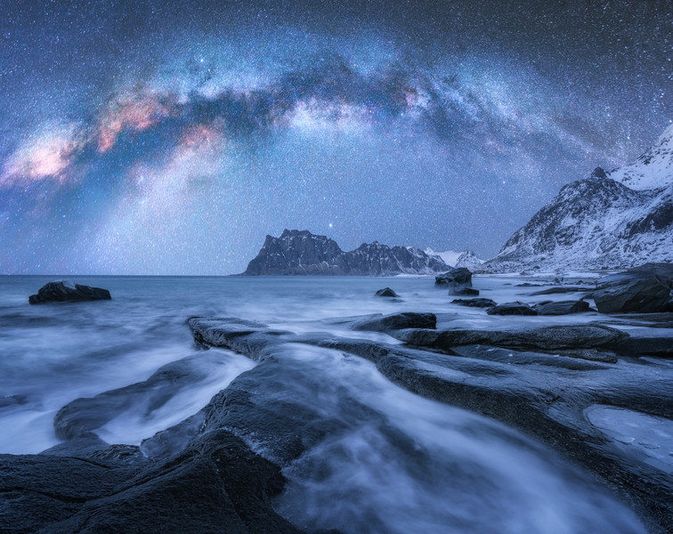 景观与蓝色星空, 水, 石头, 白雪皑皑的岩石, 明亮的银河