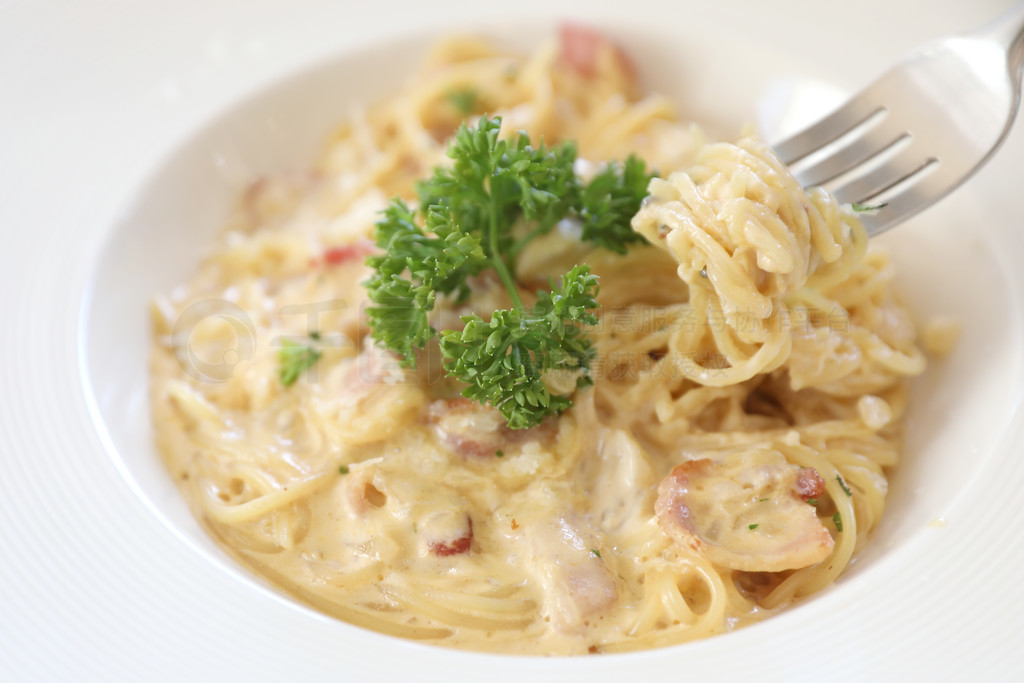 ľϵ׽ (Spaghetti Carbonara) ʹ