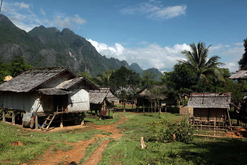 ٵŲ 13 ŹϿ帽һũ.. ASIA LAO VANG VIENG LUANG PRABANG