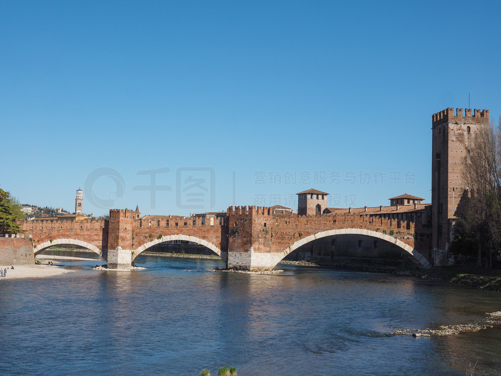 Ponte di CastelvecchioΪϳǱţ Ponte ScaligeroΪ Scaliger ţάɵİϽܺϡ Castelvecchio άɵ