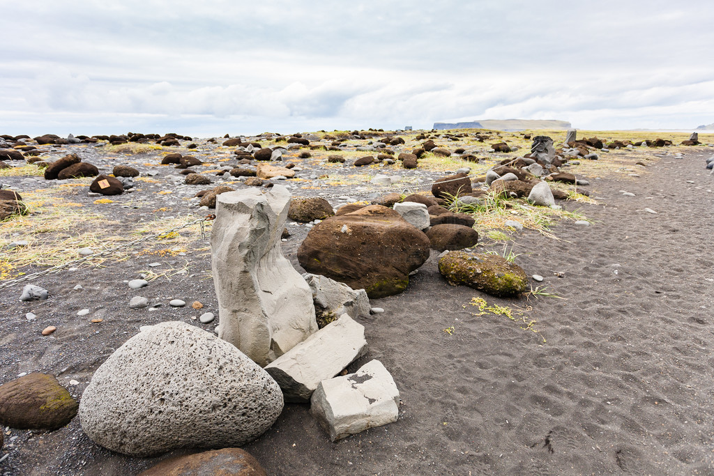 ǰ  ＾ڿʹ԰Ϻ Vik I Myrdal 帽 Reynisfjara ɽ̲ϵʯʯͷ