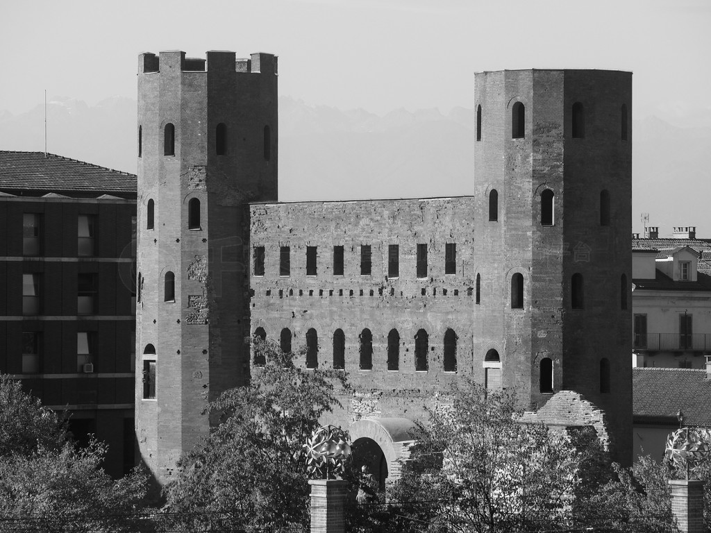 Porta Palatina (Palatine Gate) 飬ڰ䡣 Porta Palatina () ڶĺڰ