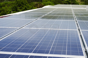 太阳能电池板和多晶光伏电池的特写