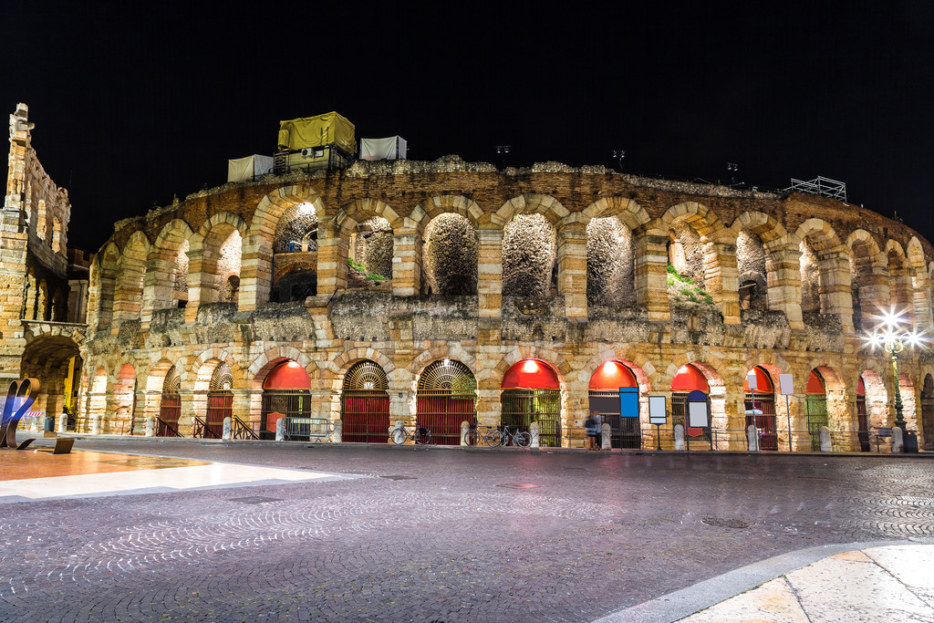 άҹάɾ (Arena di Verona)