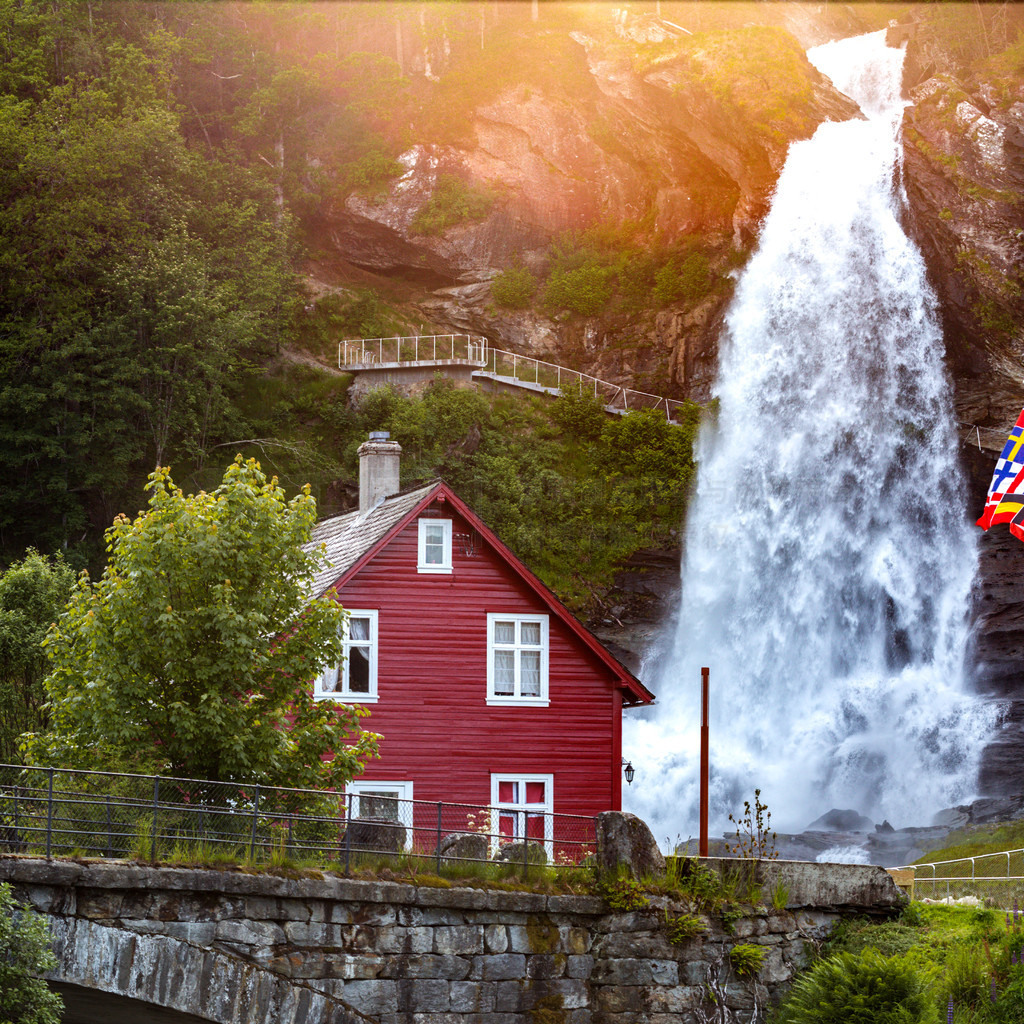 ŲͳŲľݺͱе steinsdalsfossen ٲ