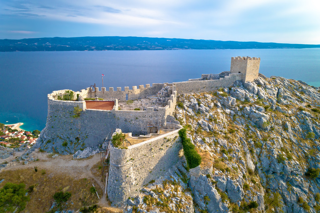 ޵Ǵǵ Omis ͼϷ Starigrad Fortica 