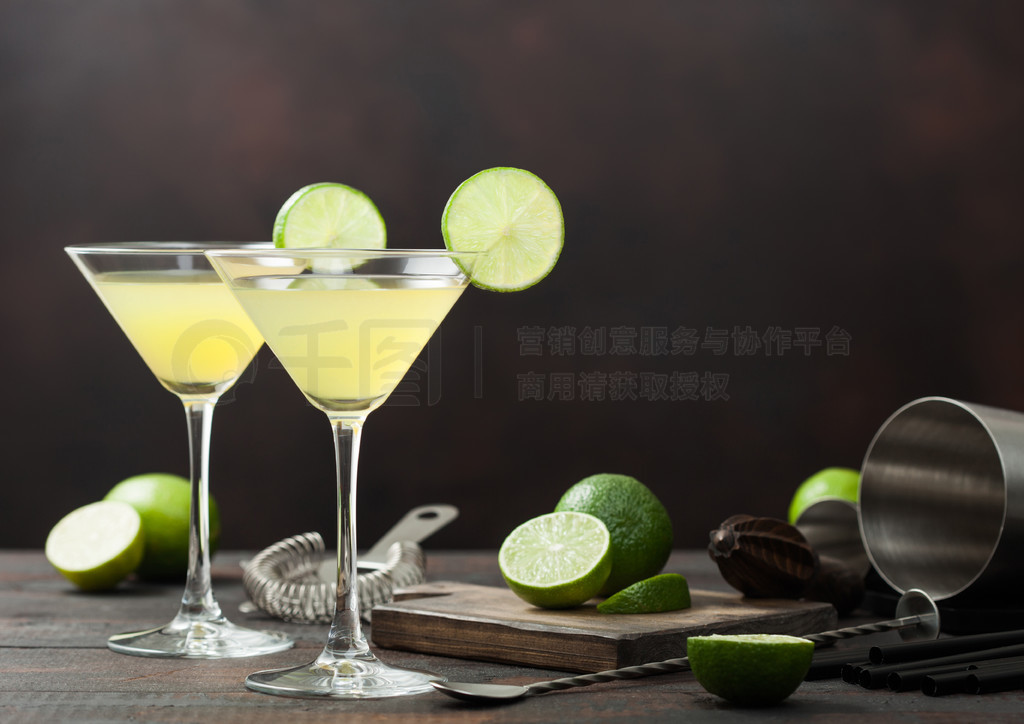 Gimlet Kamikaze βƱУʯƬľƱϵı飬ʵʯҺʹɸĹͼ