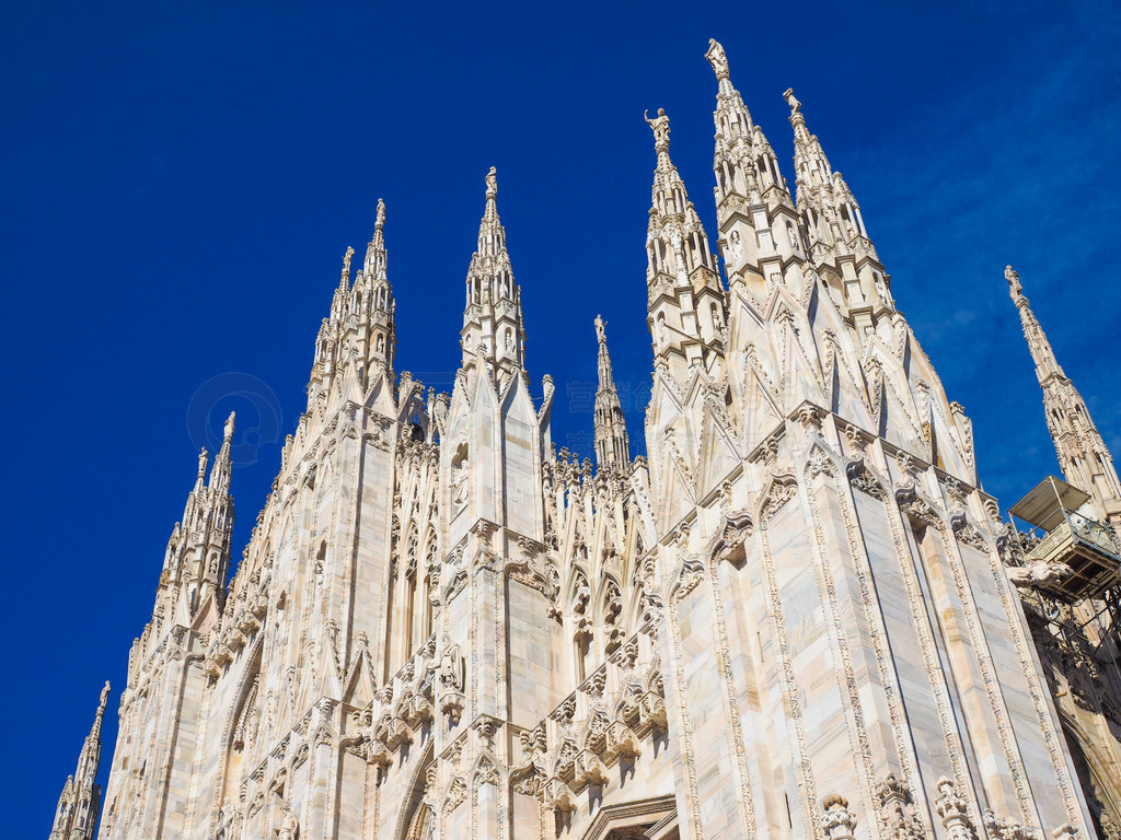 á aka Duomo di Milano ʽ