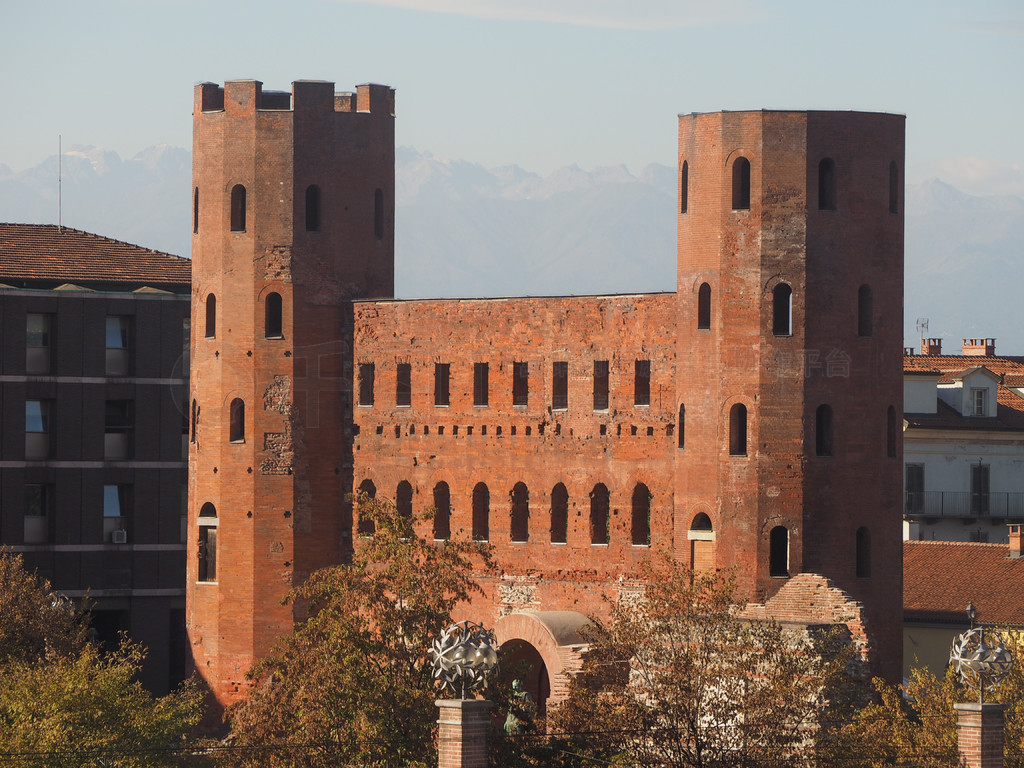 Porta Palatina (Palatine Gate) ڶ飬 Porta Palatinaţ