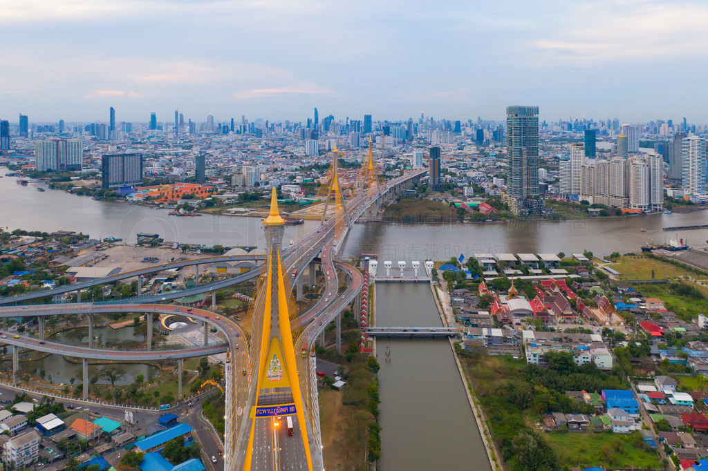 Bhumibol źϺṹеͼУȡʱģ̩