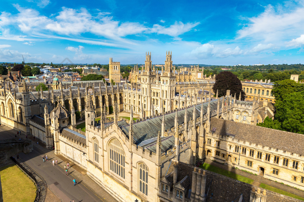 英国牛津大学牛津大学万灵学院全景鸟瞰图在一个美丽的夏日英国