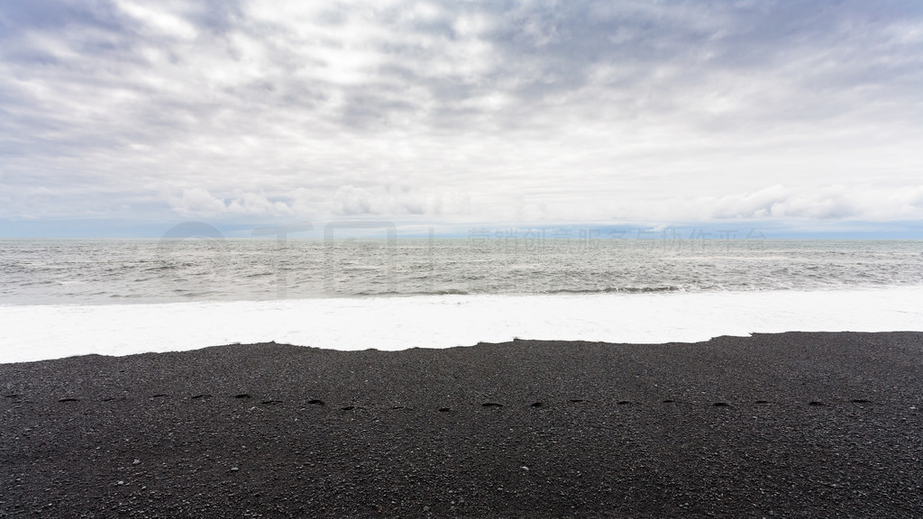 ǰ  9  Katla ʹ԰Ϻ Vik I Myrdal 帽ڱ Reynisfjara ɳ̲Ͻк