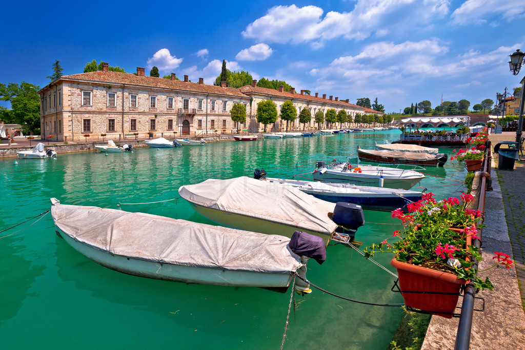 Peschiera del Garda ɫͷ׵ĸۿںʹֻۣеӶ