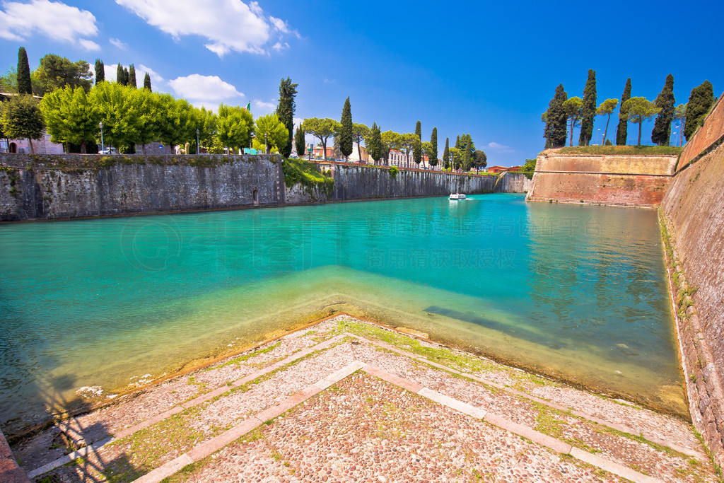 Peschiera del Garda ʯͨƳǽۣӶĿĵ