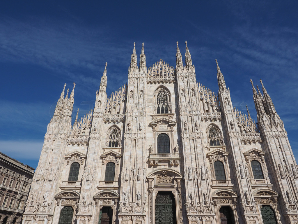 á aka Duomo di Milano ʽ