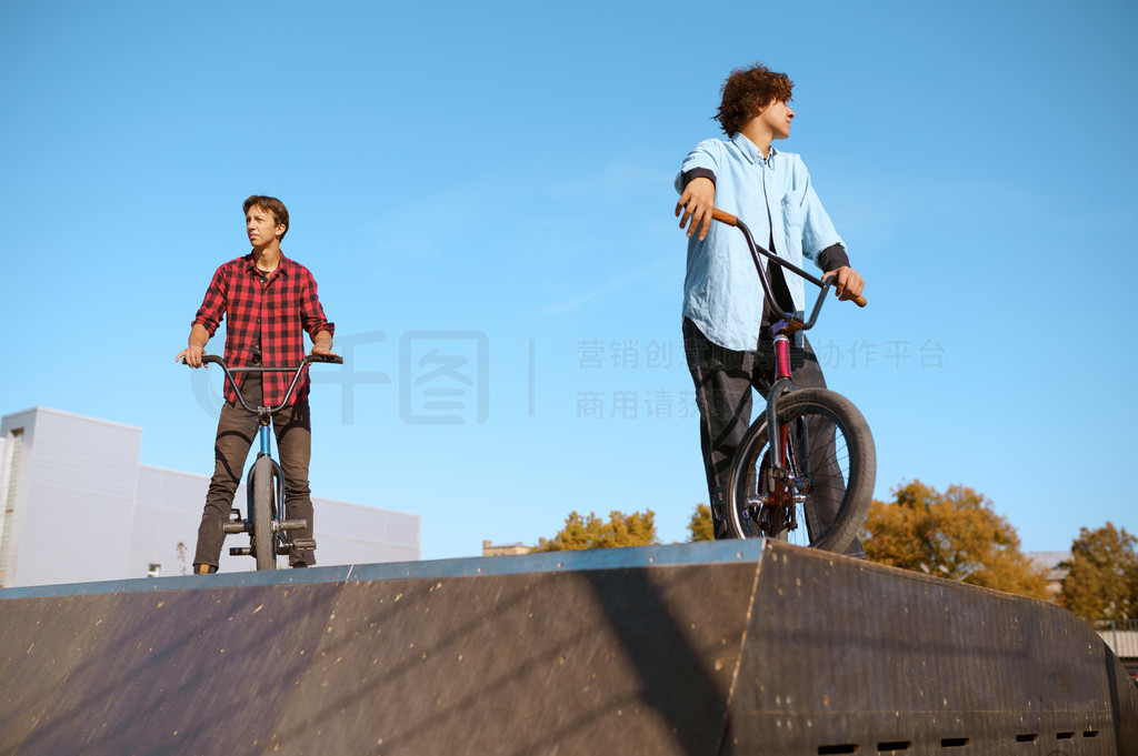 Bmx гվµϣڻ幫԰ѵг˶Σյг˶ͷСļ԰г Bmx гվµϣڻ幫԰ѵ