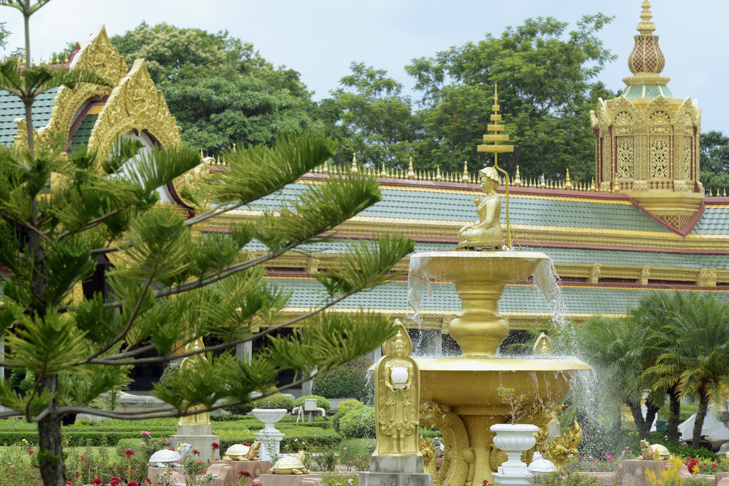  Chedi Phra Maha Chedi Chai Mongkhon λ̩ Isan  Ubon Ratchathani  Provinz Roi Et һСɽ