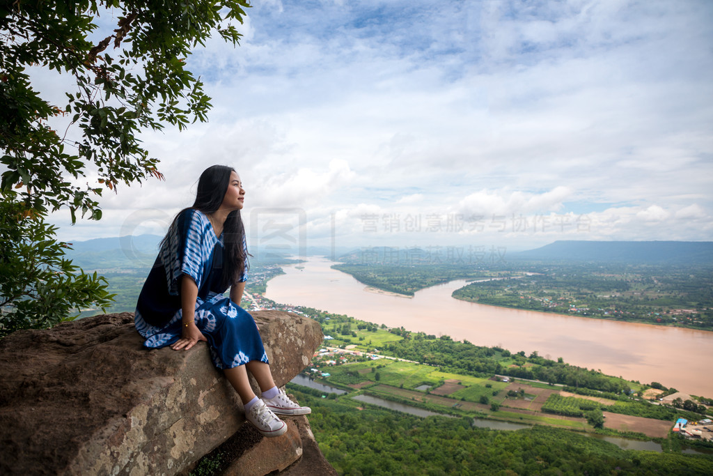 ̩ Buengkan Hin Sam Wan Phu Sing ɽϵŮ