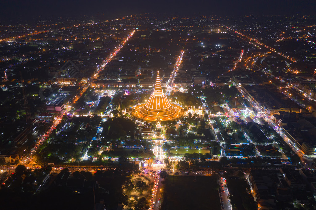 宝相寺夜景图片