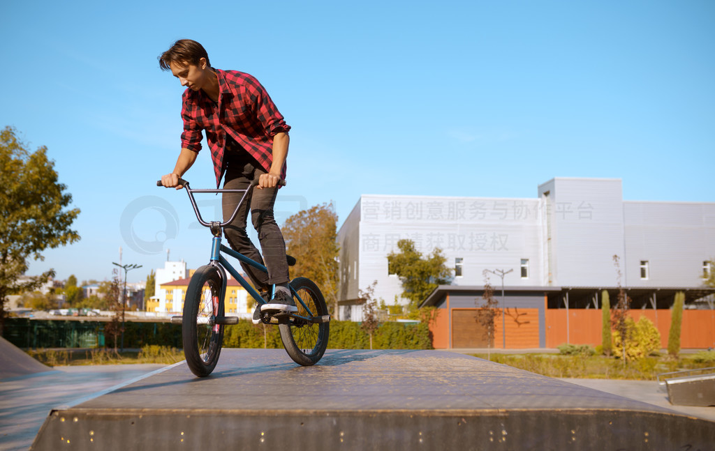 Bmx гˣУڻ幫԰ѵг˶Σյг˶ðսͷУļ԰г Bmx г磬幫԰