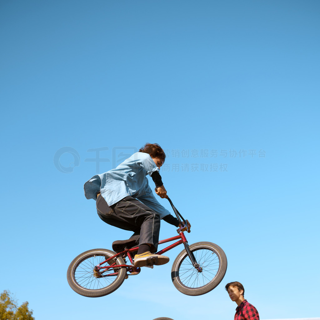 Bmx гµϣжԾڻ幫԰ѵг˶Σյг˶ͷСڹ԰г Bmx гˣжԾڻ幫԰ѵ