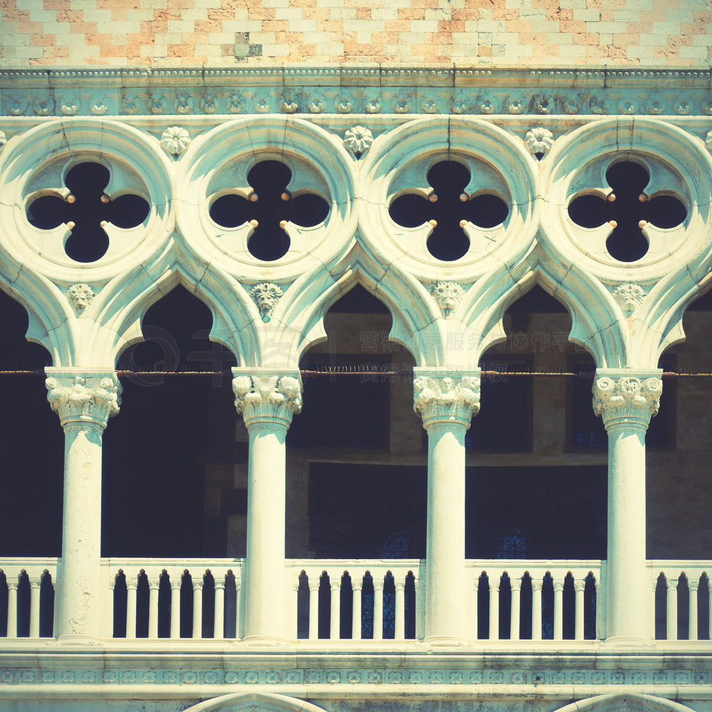 ˹ܶ (Palazzo Ducale) ̨ŷɫͼ