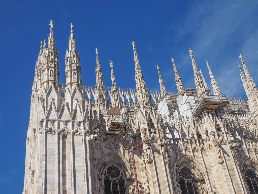 á aka Duomo di Milano ʽ