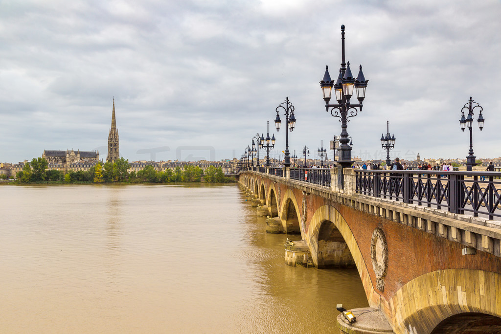 Pont de pierreľʯţһգ