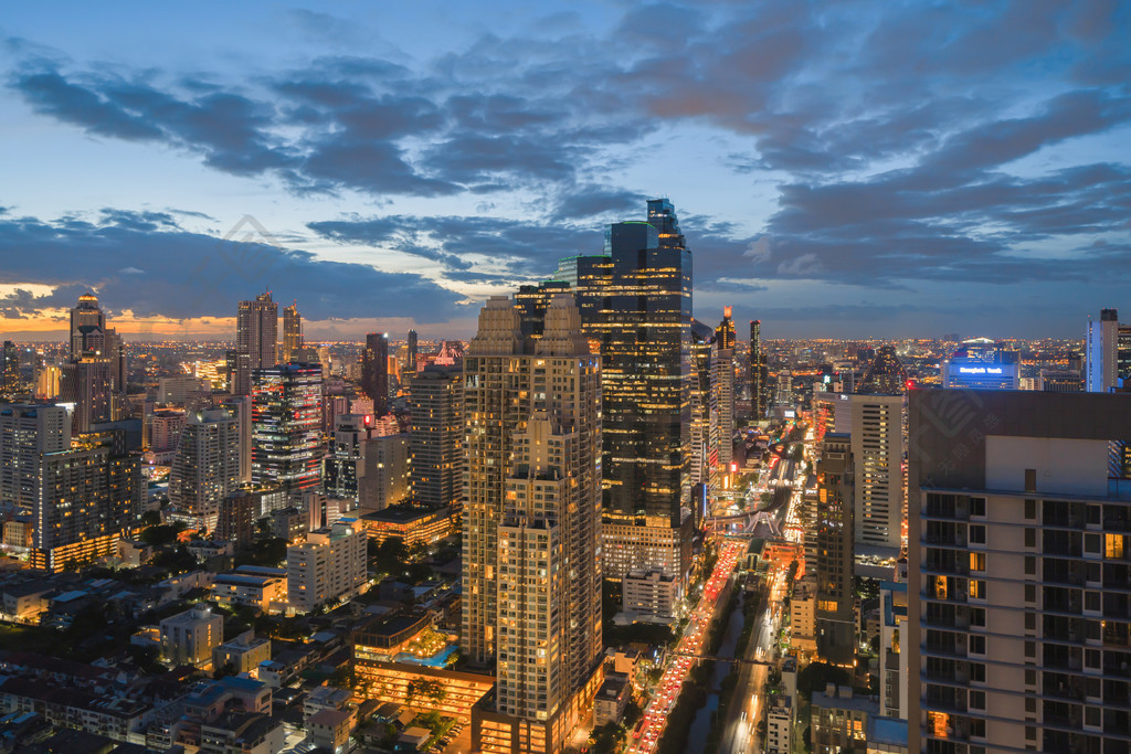 曼谷市中心天际线鸟瞰图泰国亚洲智慧城市的金融区和商业中心摩天