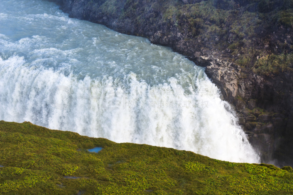 ǰ  ＾ϿȱԵ Gullfoss ٲ