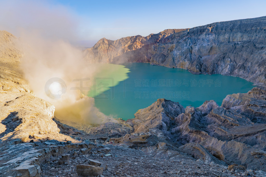 Kawah Ijen ɽʯ£ճʱʯˮӡǶצ۵ȫȻ۱