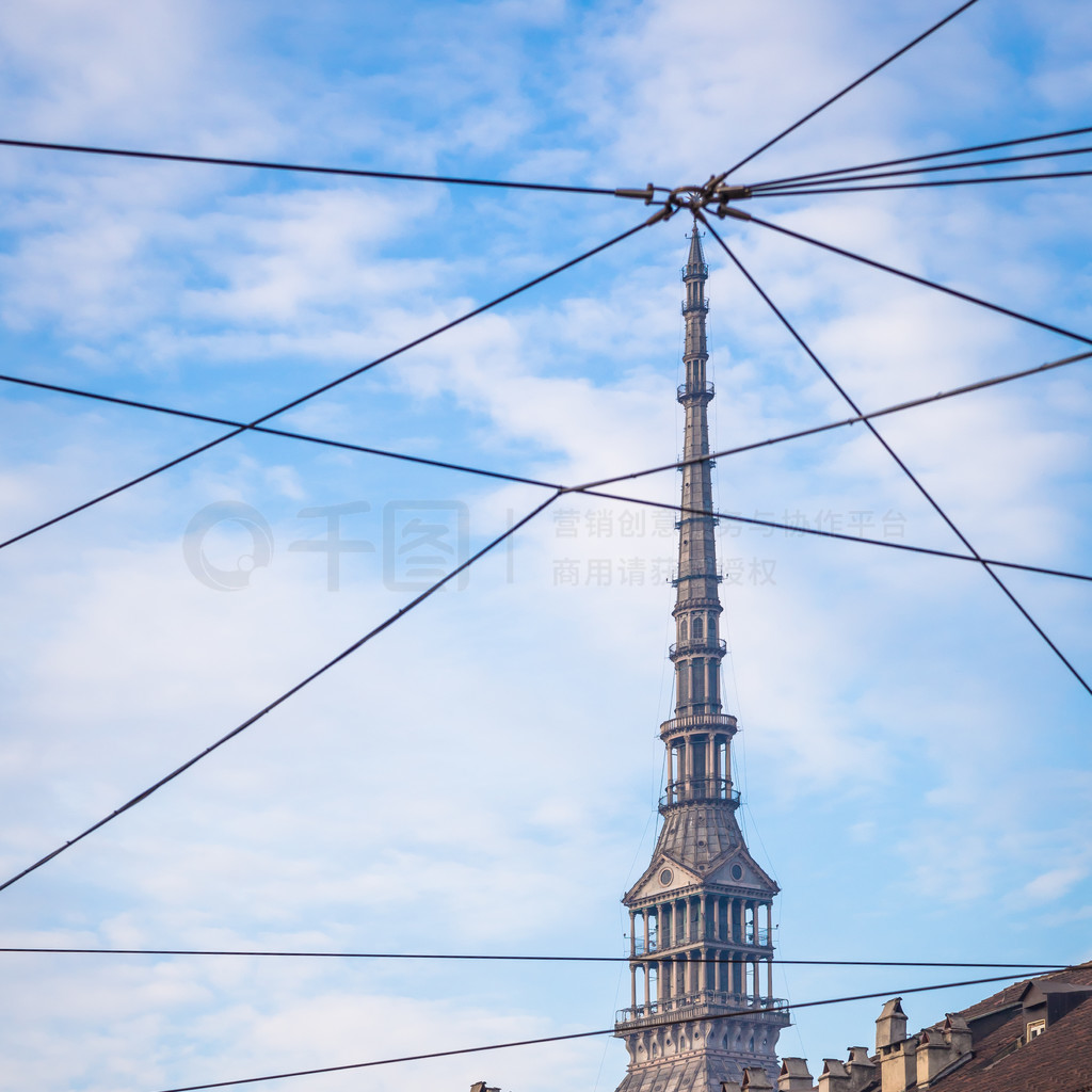 ŵĹ㳡֮һάй㳡 (Vittorio Veneto Square) ԿҪر갲 (Mole Antonelliana)