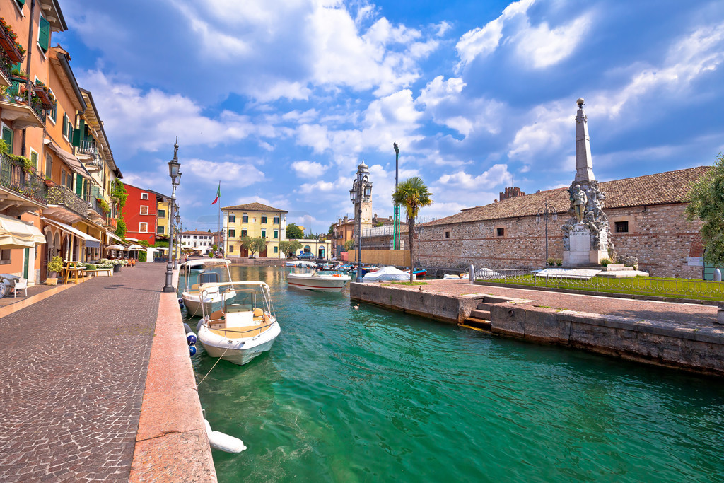 е Lago di Garda  Lazise ʯۺͺ