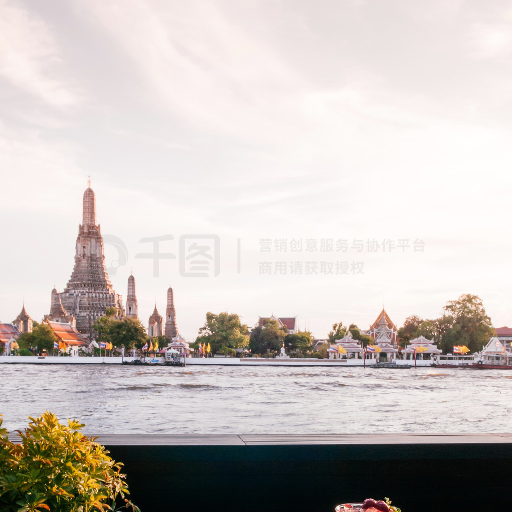 ɫʯϵĺݮļβ Chao Praya Ӿ̩