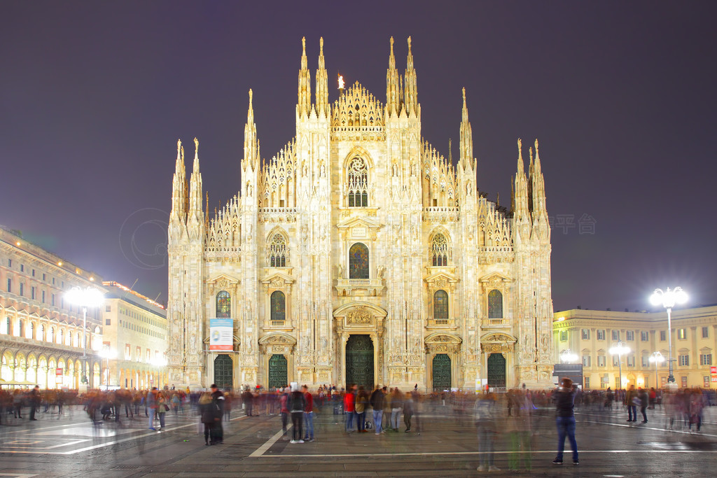  (Duomo di Milano) ϣ (˶ģ)