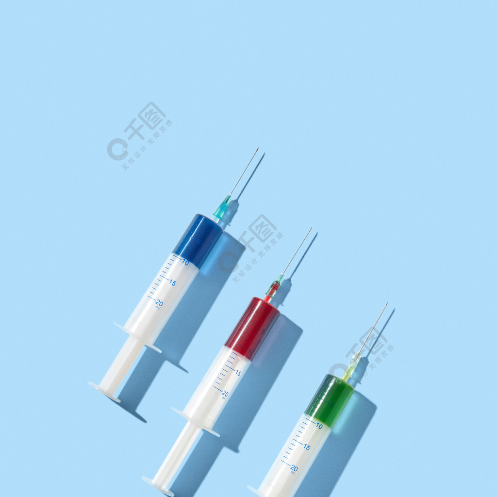 醫用無菌塑料一次性注射器20毫升配有彩色疫苗或血清用於在柔和的藍色