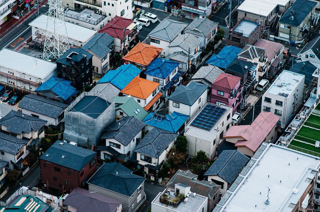 日本東京市川區住宅區鳥瞰彩色建築屋頂東京外圍