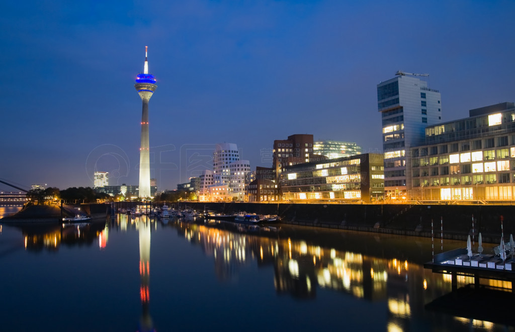 Dsseldorf Media Harbor at Night