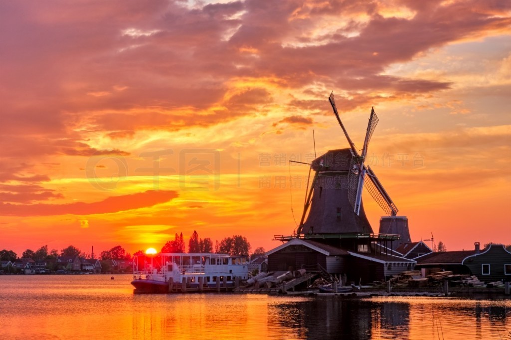 峡   ʤ Zaanse Schans ķ糵ʱ֣εΪ׳ۡ޵ɣ˹˹糵ķ糵ʱ֡½޵